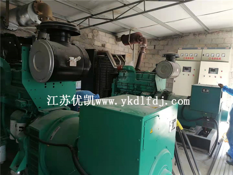 2021年9月29日，2臺(tái)康明斯550KW柴油發(fā)電機(jī)組完成并機(jī)調(diào)試培訓(xùn)工作