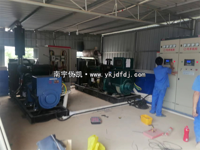 2022年8月15日，300KW濰柴發(fā)電機(jī)組并機(jī)300KW玉柴發(fā)電機(jī)組